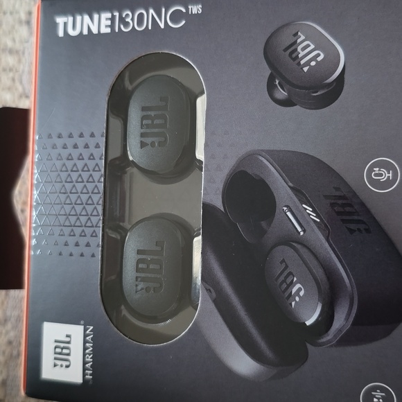 JBL BRAND TUNE 130NC PURE BASS BLUETOOTH SOUND EAR BUDS - Picture 8 of 11